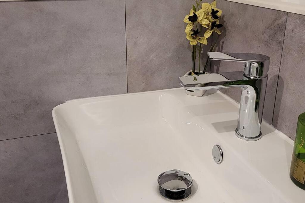 Villa Blanca, W-Lan, Office Leverkusen Kültér fotó
